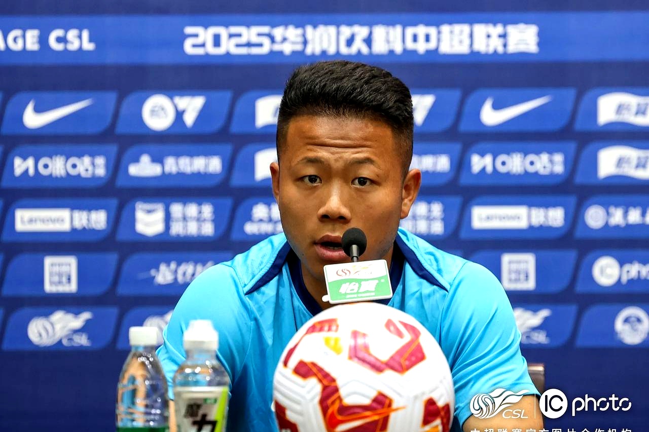 关于里尔训练开放日,关键战造点机会引观众欢呼,中超在即,赛季目标并未改变的信息 关于里尔训练开放日,关键战造点机会引观众欢呼,中超在即,赛季目标并未改变的信息