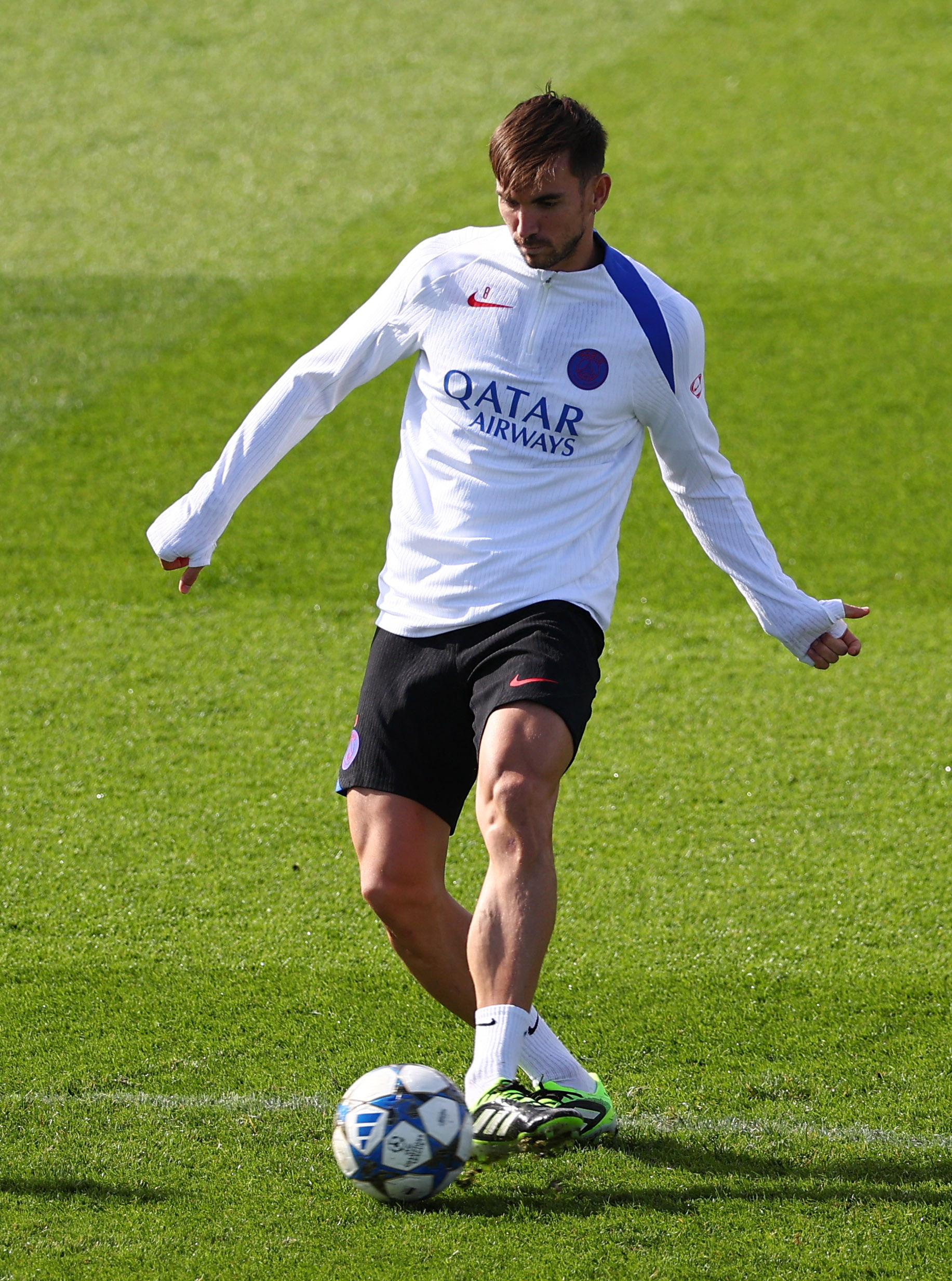 关于集结日巴黎圣日耳曼备战欧冠,完成体检细节曝光,球迷炸锅,数据趋势出现新变化的信息 关于集结日巴黎圣日耳曼备战欧冠,完成体检细节曝光,球迷炸锅,数据趋势出现新变化的信息