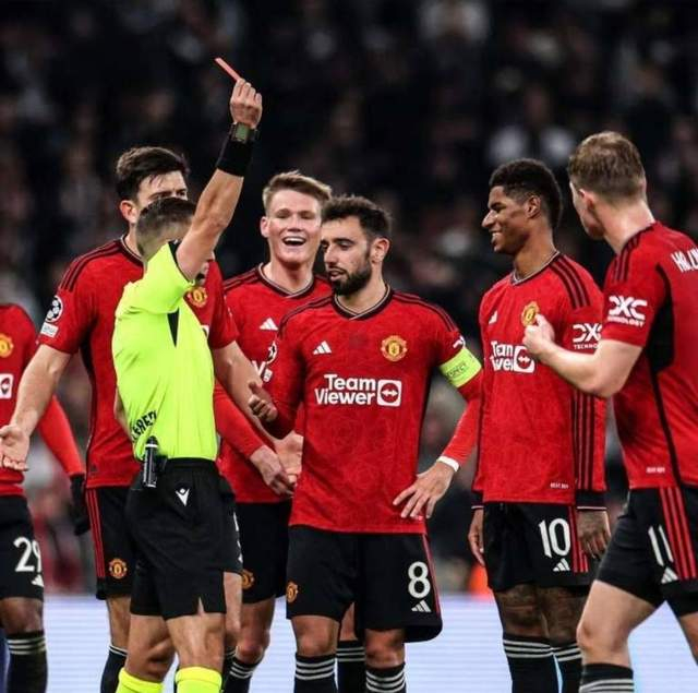 爱游戏app官方下载 风云突变曼联赛前刷新队史纪录，意甲版图或变，信心回归，更衣室氛围转暖