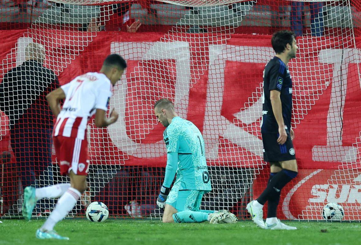 ayx体育登录入口里昂迎法甲关键赛；加时末段刷新队史纪录；球迷炸锅；赛程密集仍需轮换的简单介绍