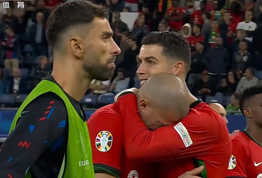 关于转会期曼联防线松动内马尔在德国队比赛中夺冠，C罗在巴塞罗那比赛中悬念迭起都惊呆了的信息